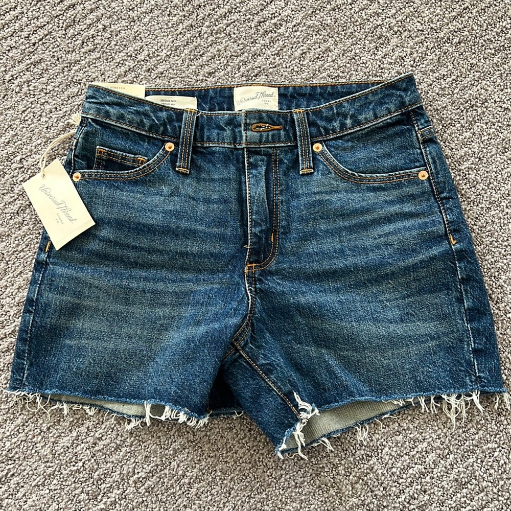 New with tags Universal Threads Shorts size 00/24